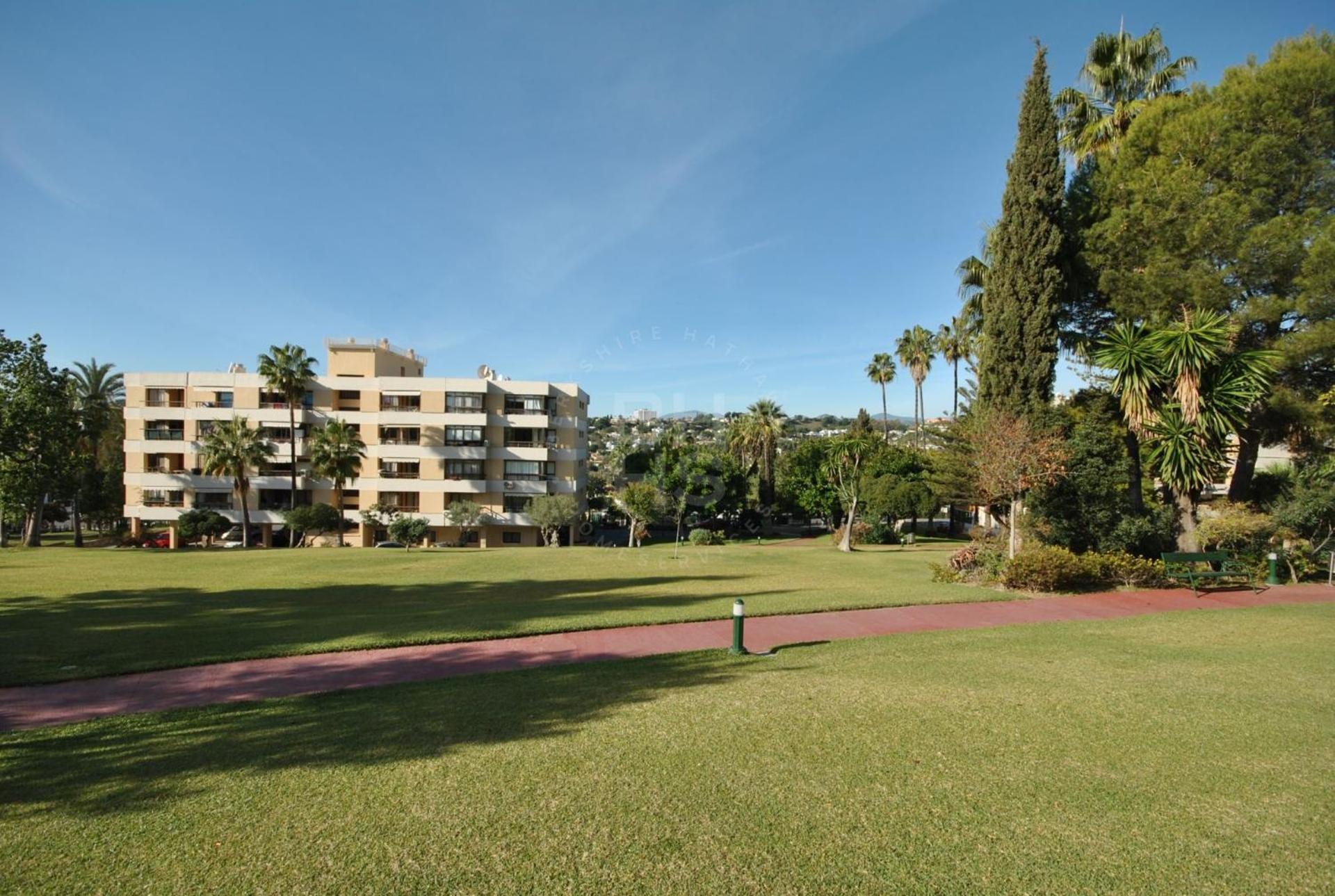 شقة Torres De Aloha 2 Bdr Puerto Banus ماربيا المظهر الخارجي الصورة